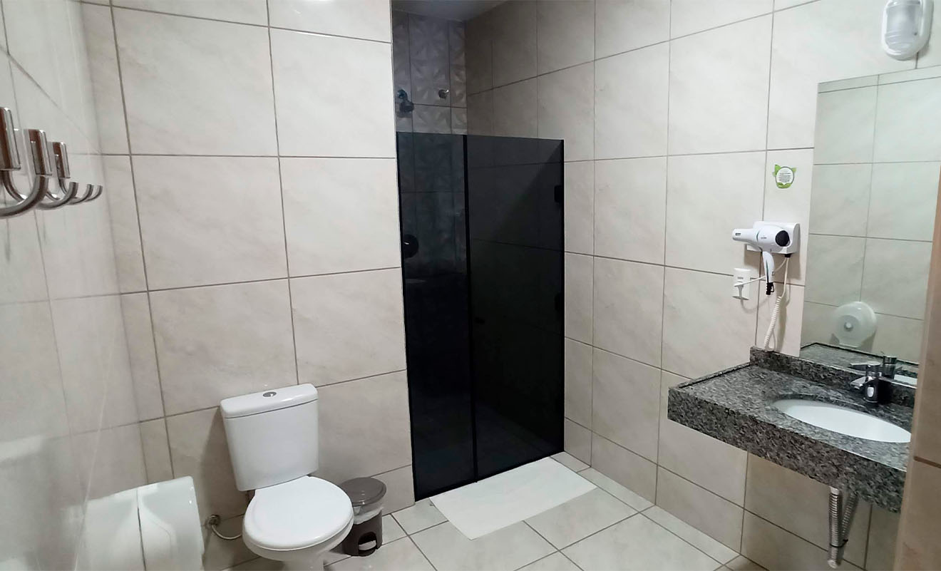 Suite-Luxo-Casarao-do-Vale-banheiro