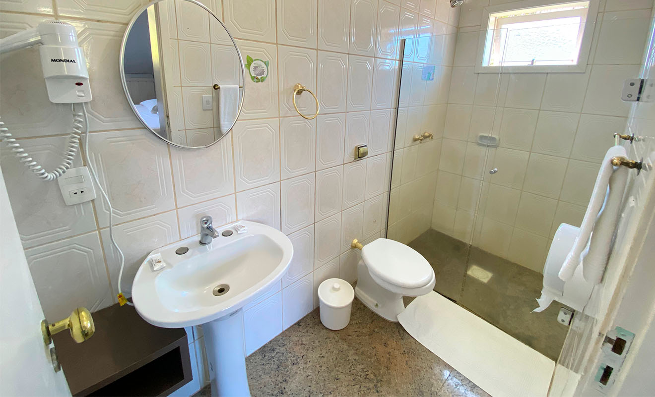 suite-standart-casarao-do-vale-banheiro-2